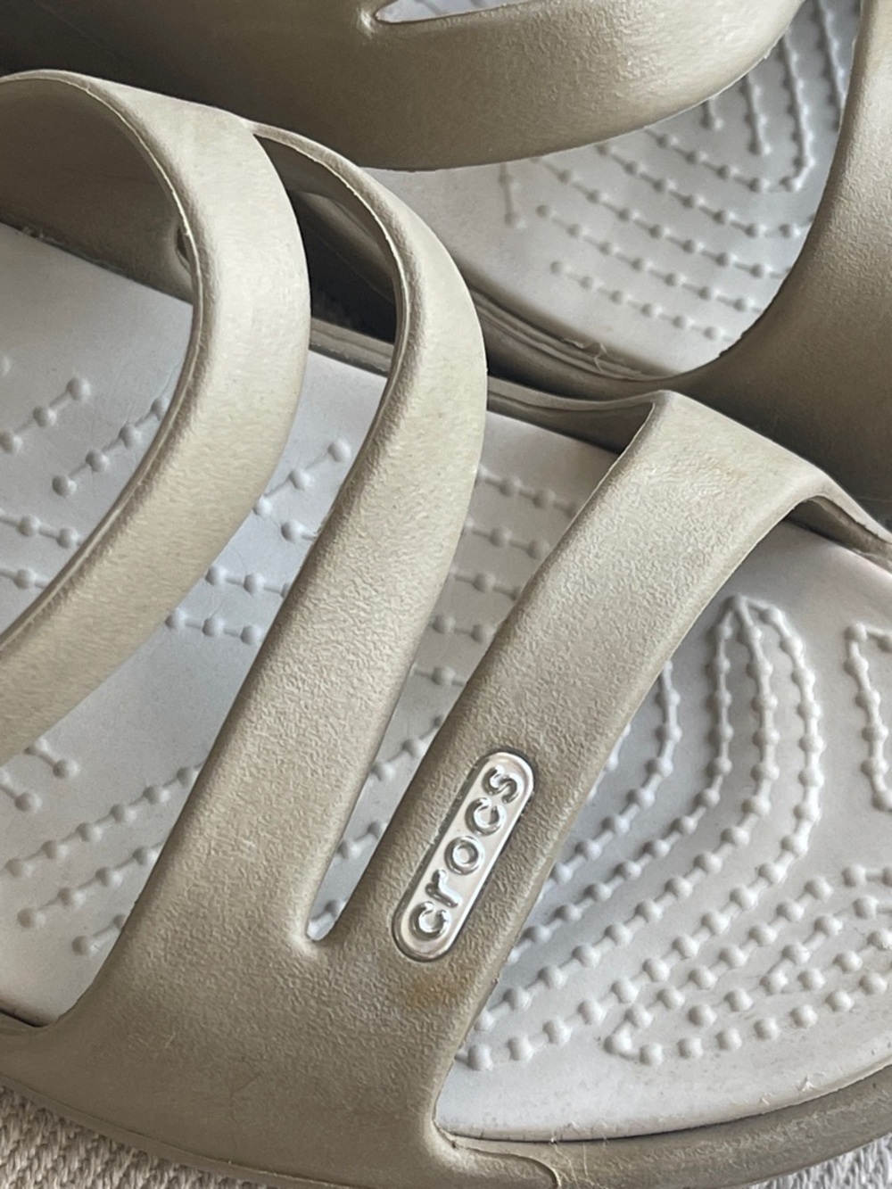 CROCS Serena Slip-On Slide | Size 6 | Cream & White Colorblock | EUC - Picture 2 of 5